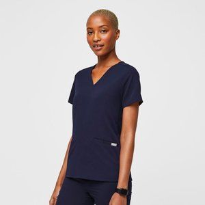 👩‍⚕️ FIGS Casma™ Three-Pocket Scrub Top in Navy (2 of 3)